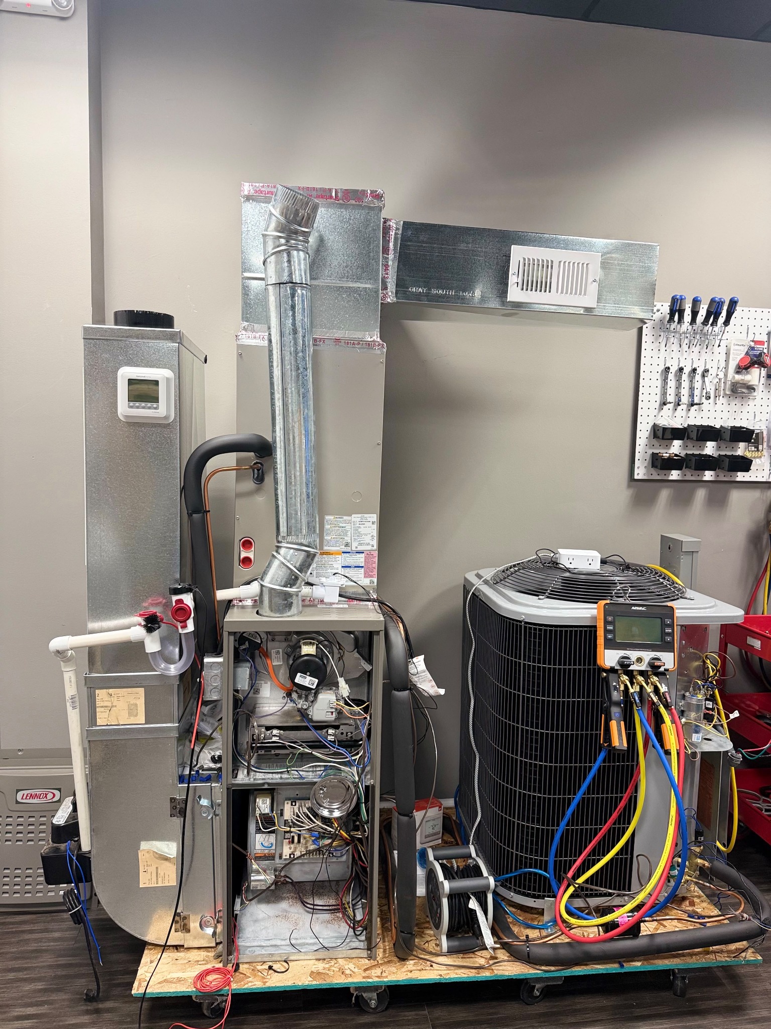 HVAC lab system and gauges